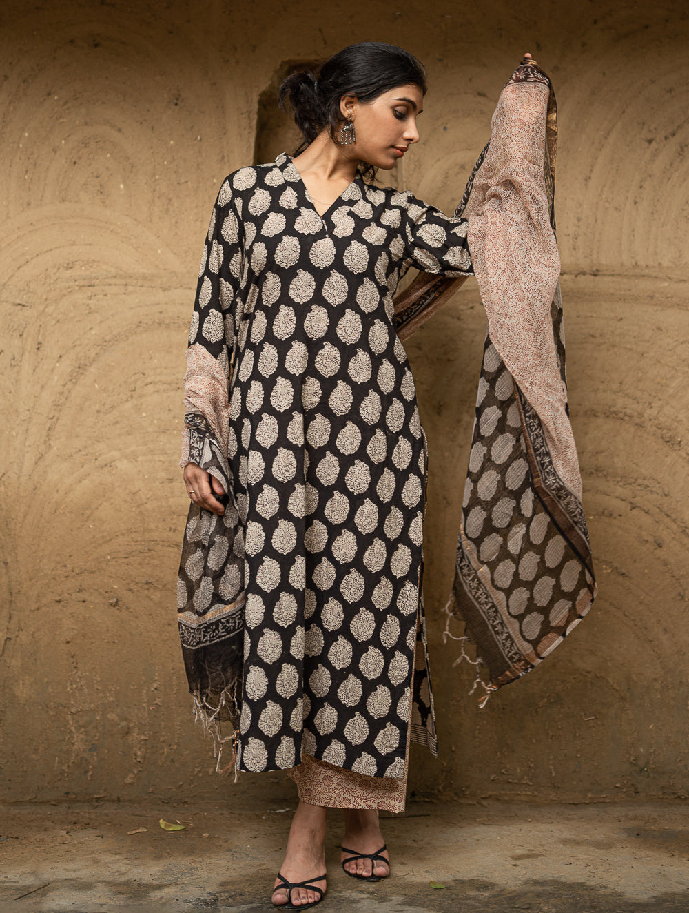 The Work Edit. Bagru Hand Block Printed Cotton Full Kurta Set - Black Paisley (3 pc set)
