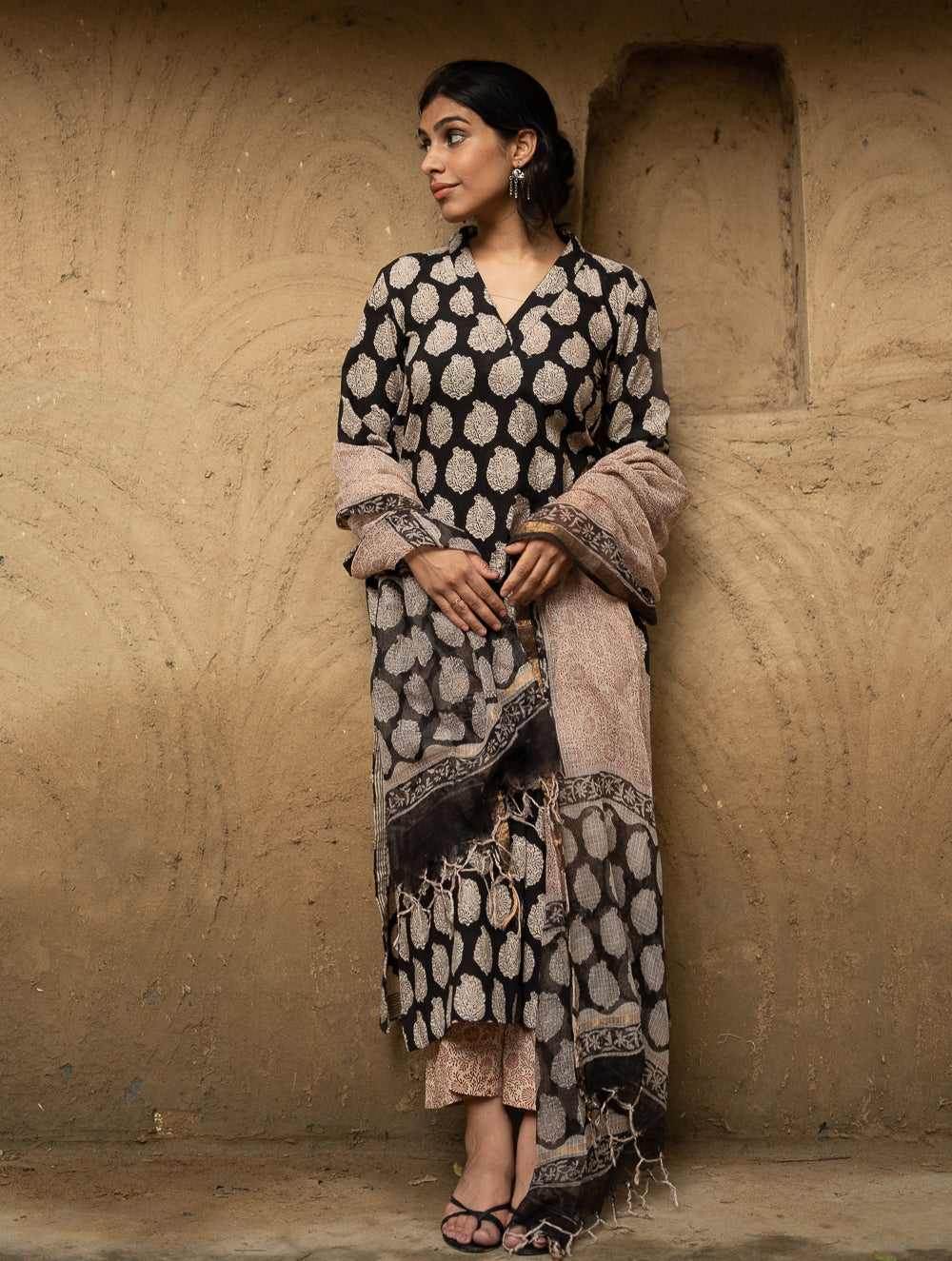 Black - Gota Work Chanderi Silk Bagru Print Kurta Set (Set of 3) 13