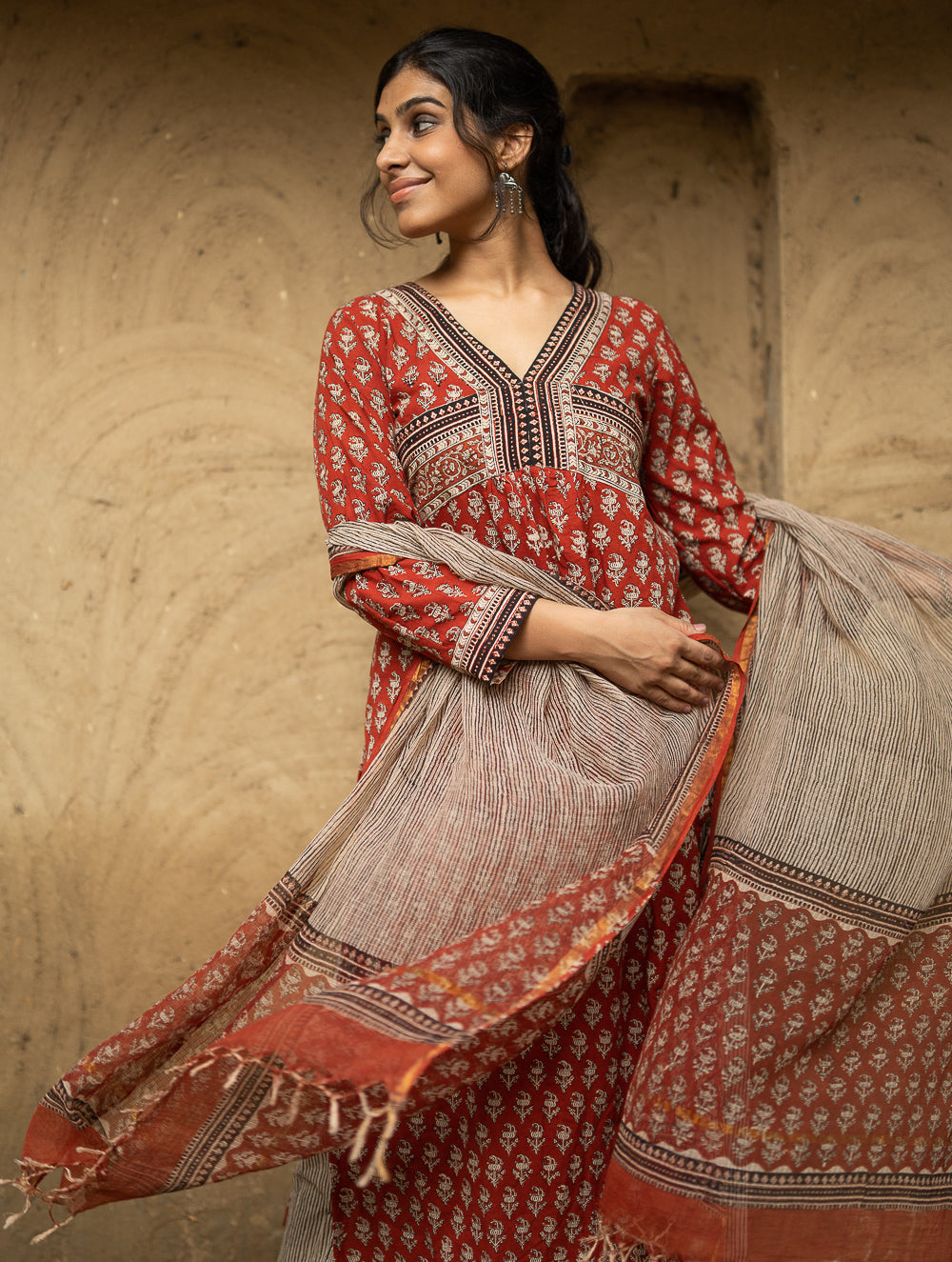 The Work Edit. Bagru Hand Block Printed Cotton Full Kurta Set - Red Flowers (3 pc set)