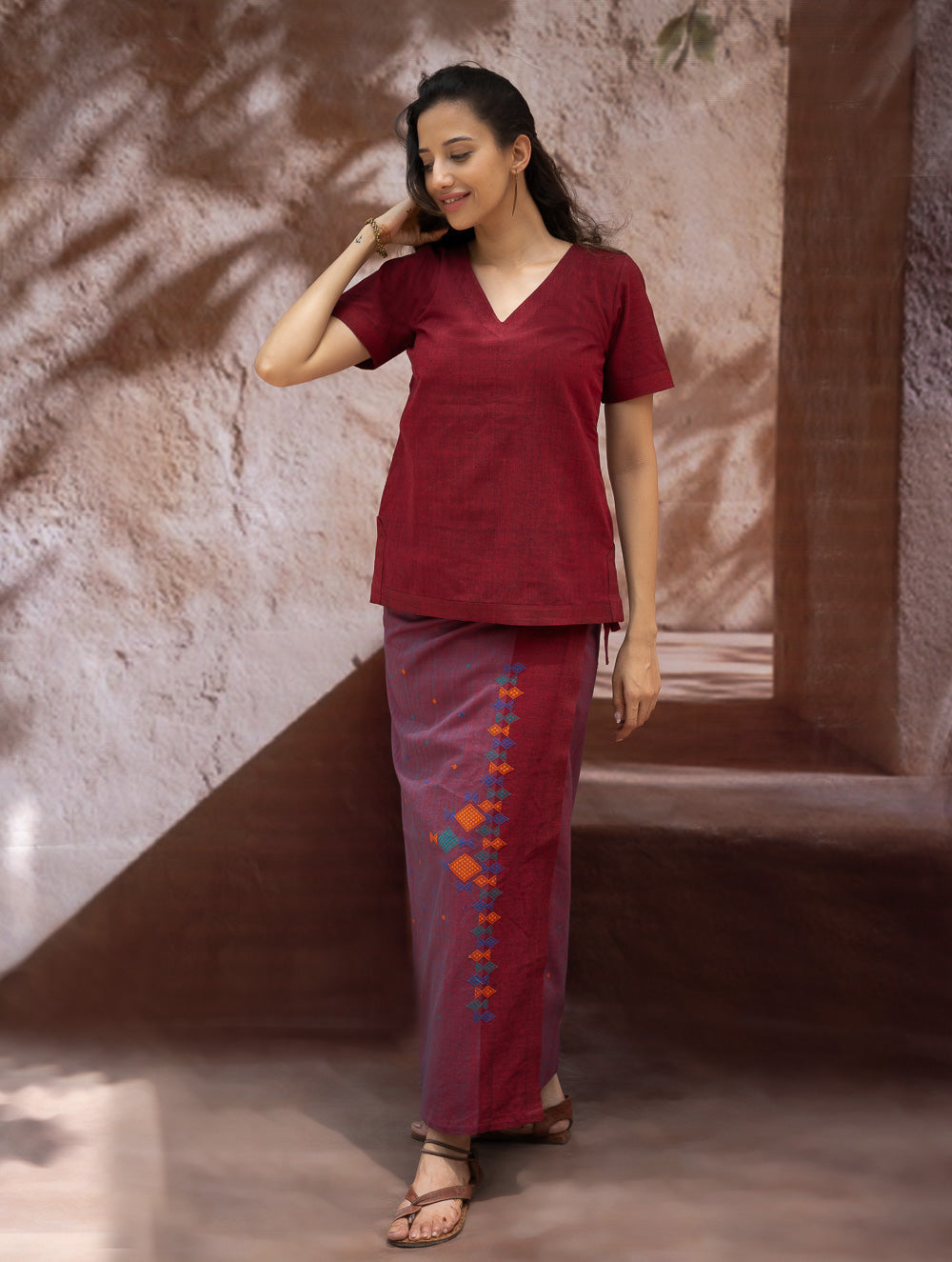 Load image into Gallery viewer, The Work Edit. Handwoven Kashida Pattu Cotton Wrap Skirt &amp; Top Set - Aztec in Rust (Set of 2)