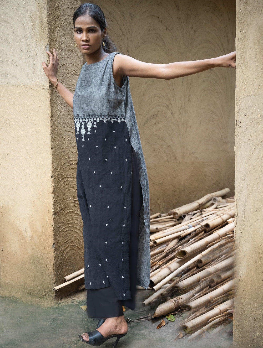 The Work Edit. Handwoven Kashida Pattu Kurta - Black Aztec