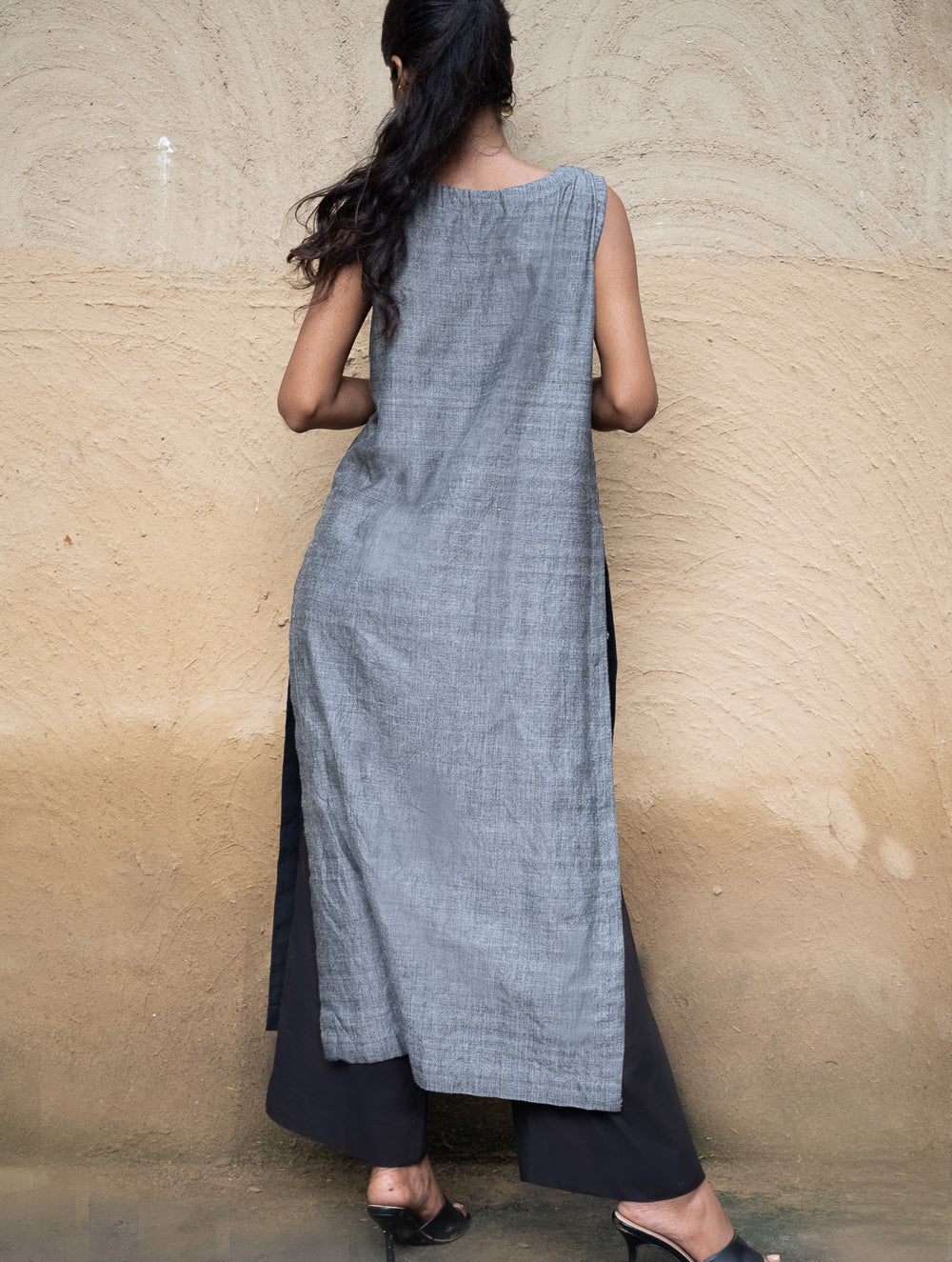 The Work Edit. Handwoven Kashida Pattu Kurta - Black Aztec