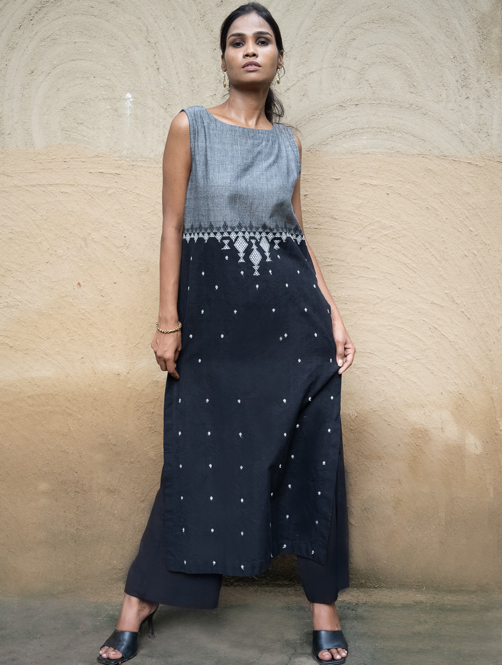 The Work Edit. Handwoven Kashida Pattu Kurta - Black Aztec