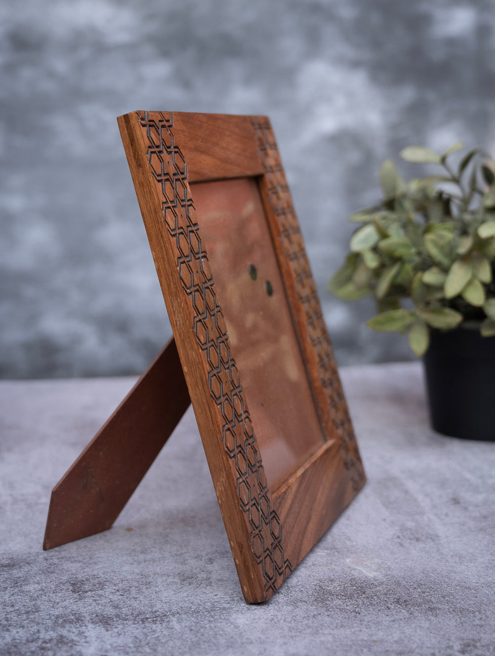 Wood Engraved Abstract Pattern Photo Frame