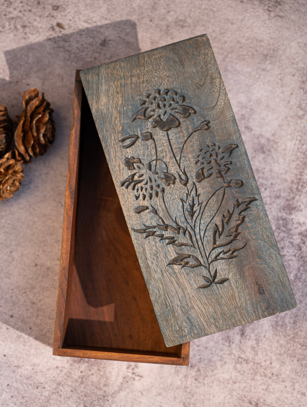Load image into Gallery viewer, Wood Engraved Floral Decorative Box