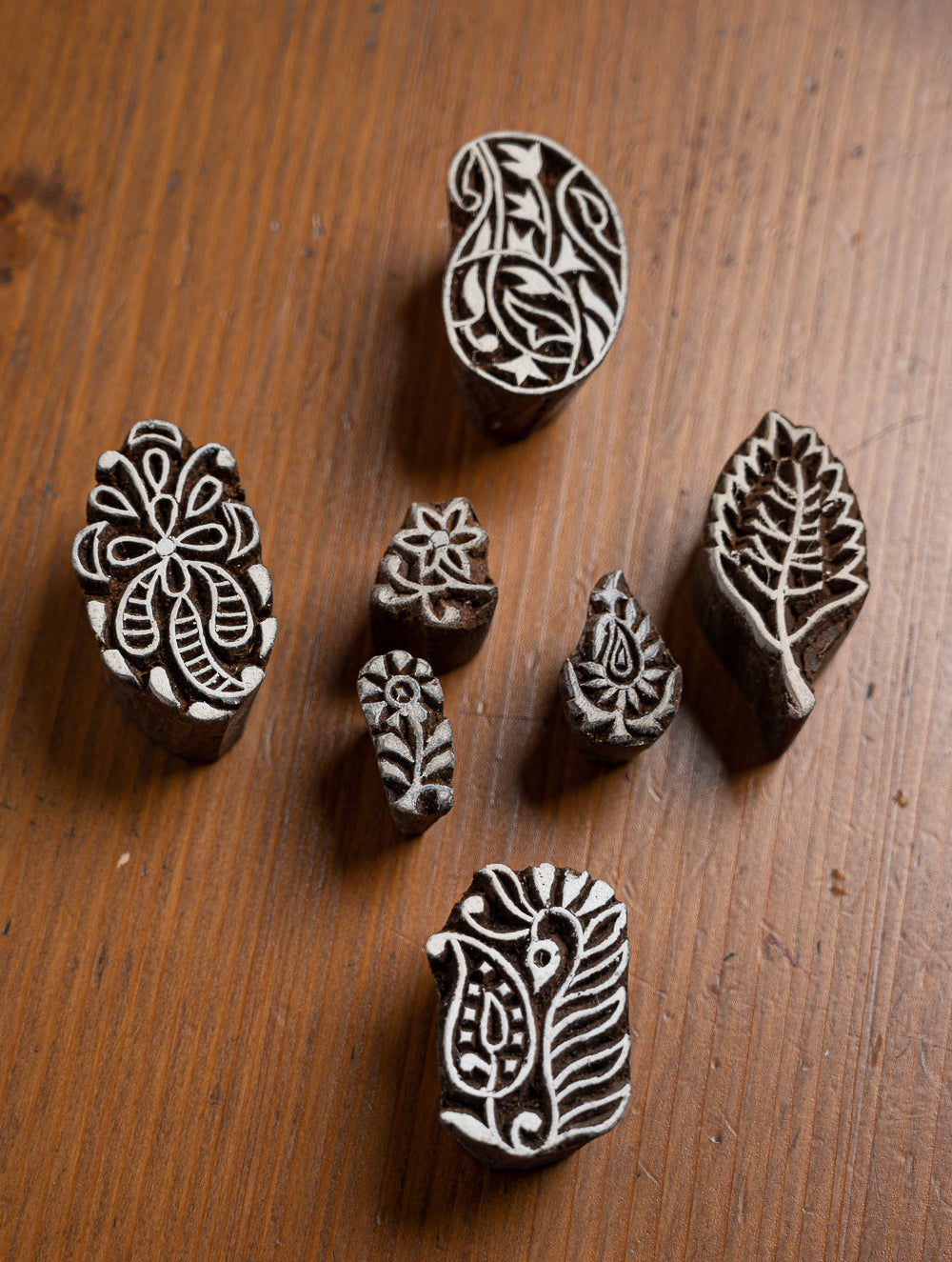 Load image into Gallery viewer, Wood Engraved Mini Printing Blocks - Assorted Foliage (Set of 7)