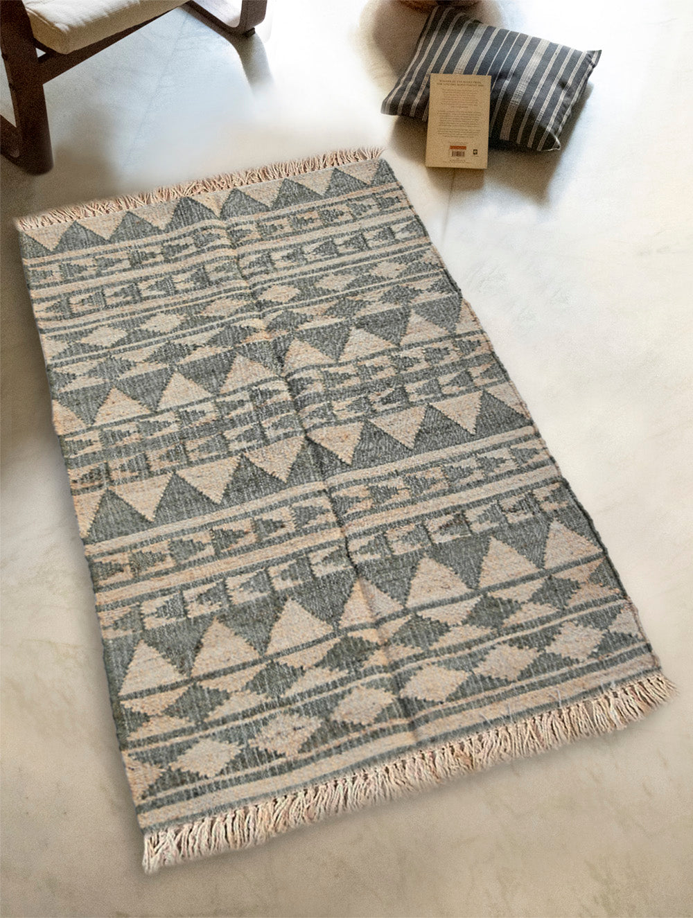 Exclusive Handmade Jute Mirzapur Dhurrie Rug - Olive Geometry