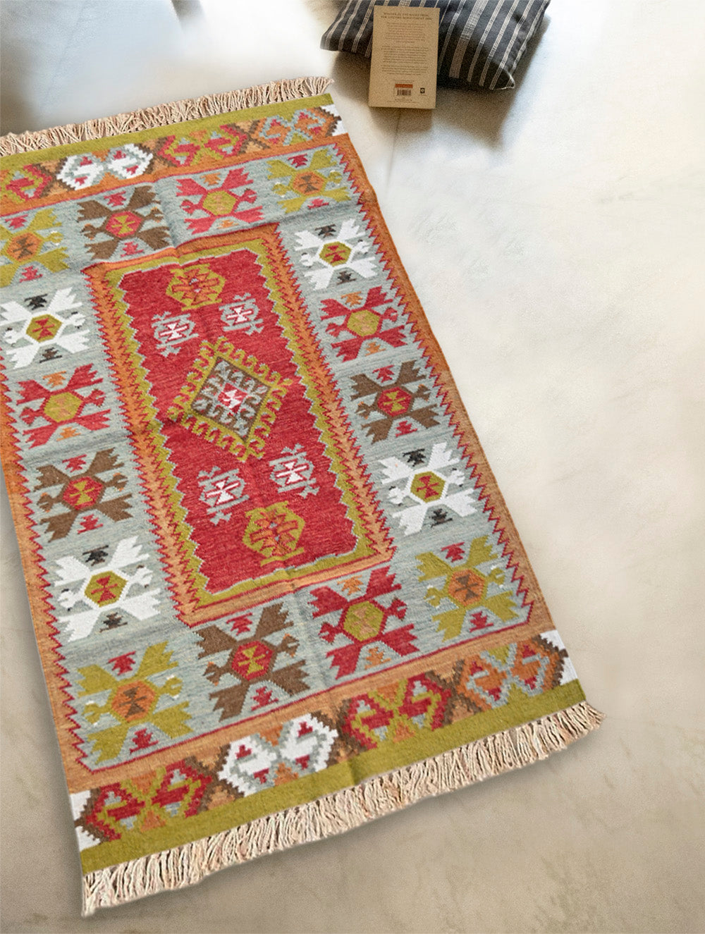 Handwoven Premium Woolen Mirzapur Dhurrie - Rustic Heritage 