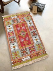 Handwoven Premium Woolen Mirzapur Dhurrie - Rustic Heritage 