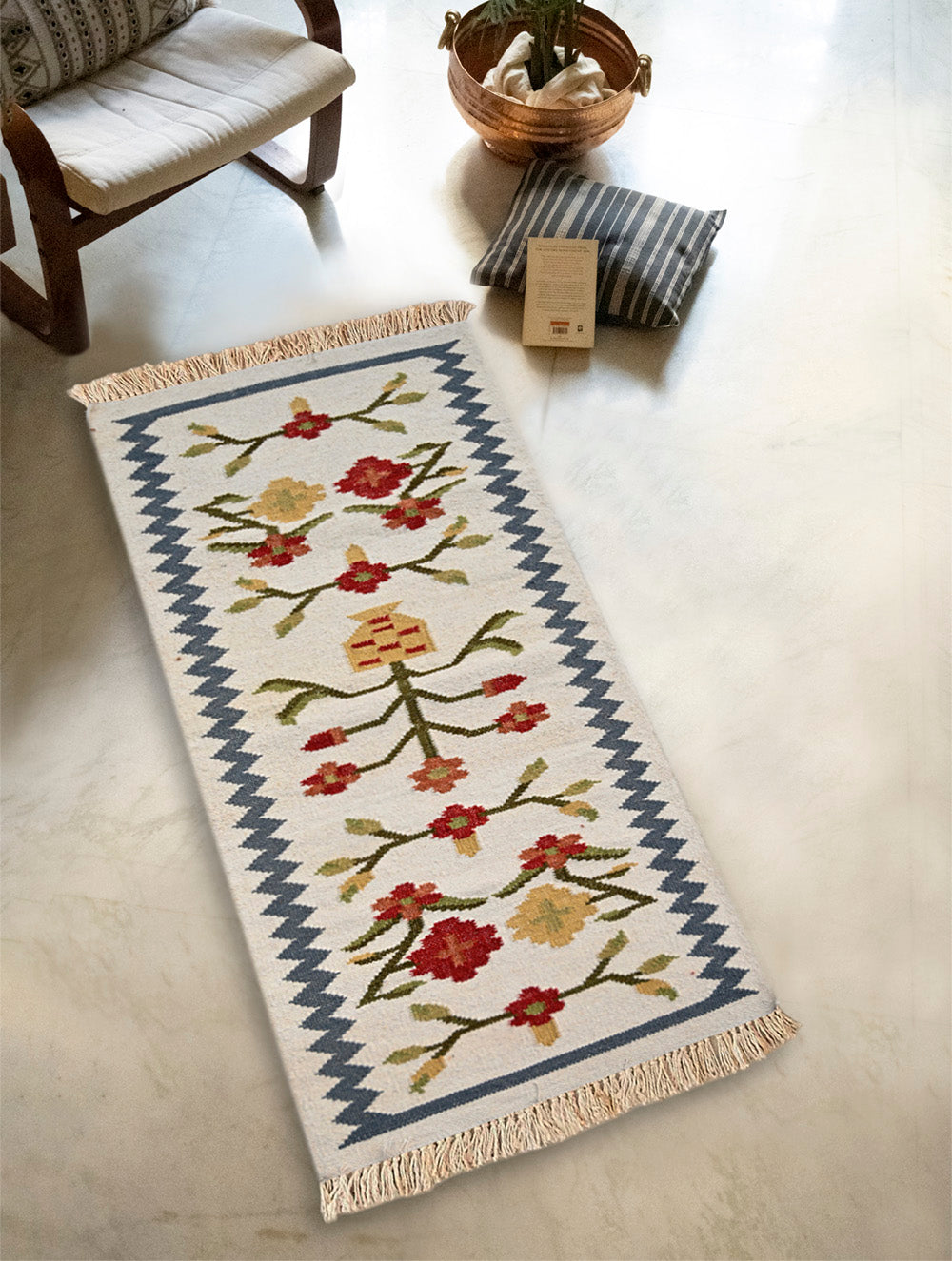 Exclusive Handmade Wool & Cotton Mirzapur Dhurrie Rug - Snow Garden (6ft x 2ft)
