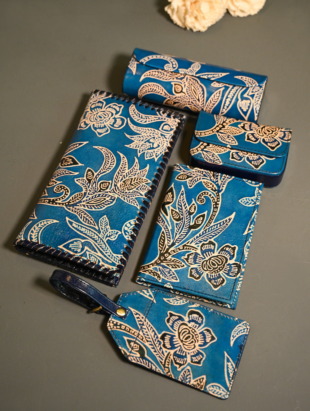 The Traveller’s Collection: Embossed Leather Executive Travel Gift Set - Blue Flowers (Set of 5)