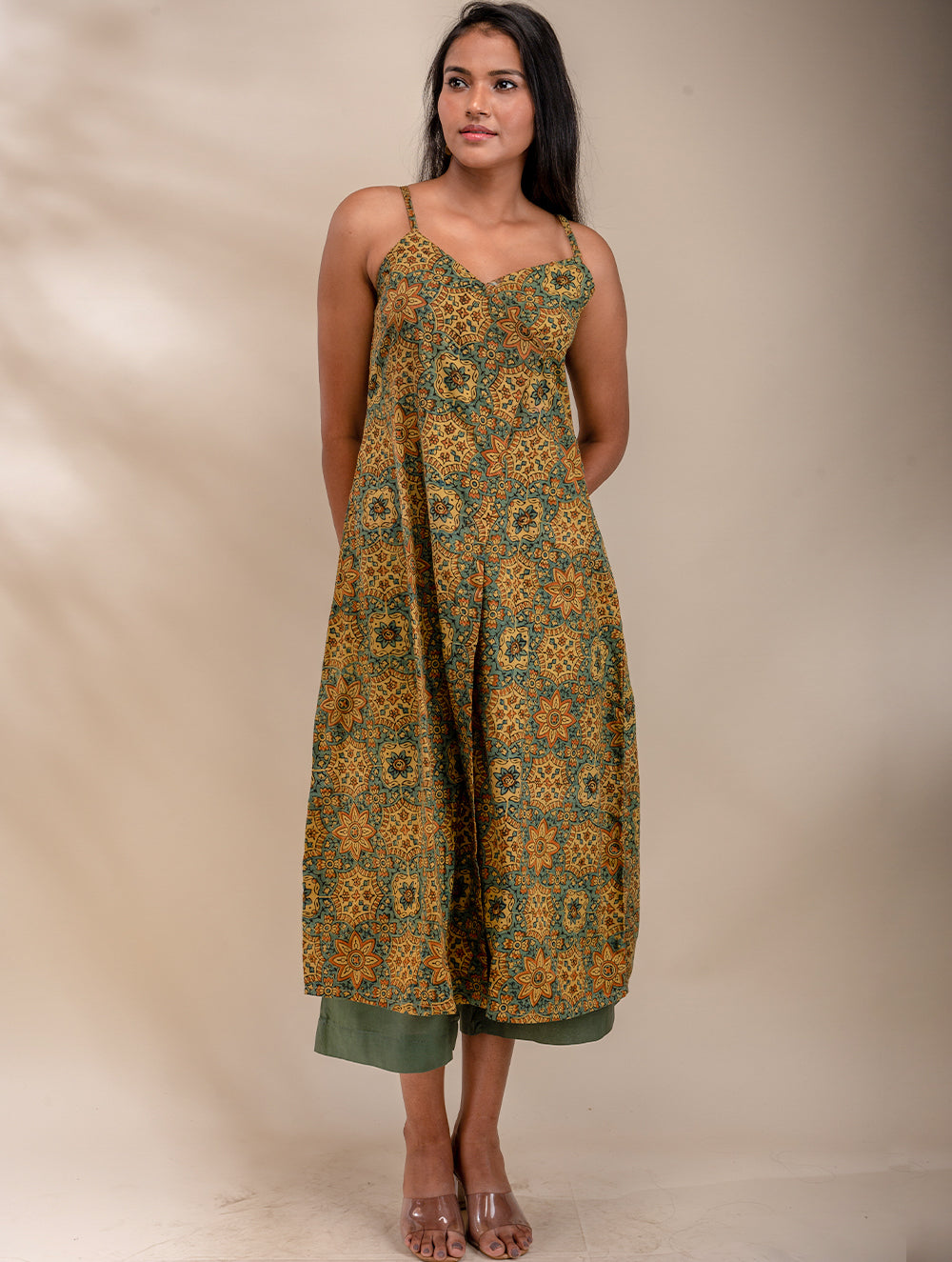 Load image into Gallery viewer, Ajrakh Slip Kurta With Pants - Green