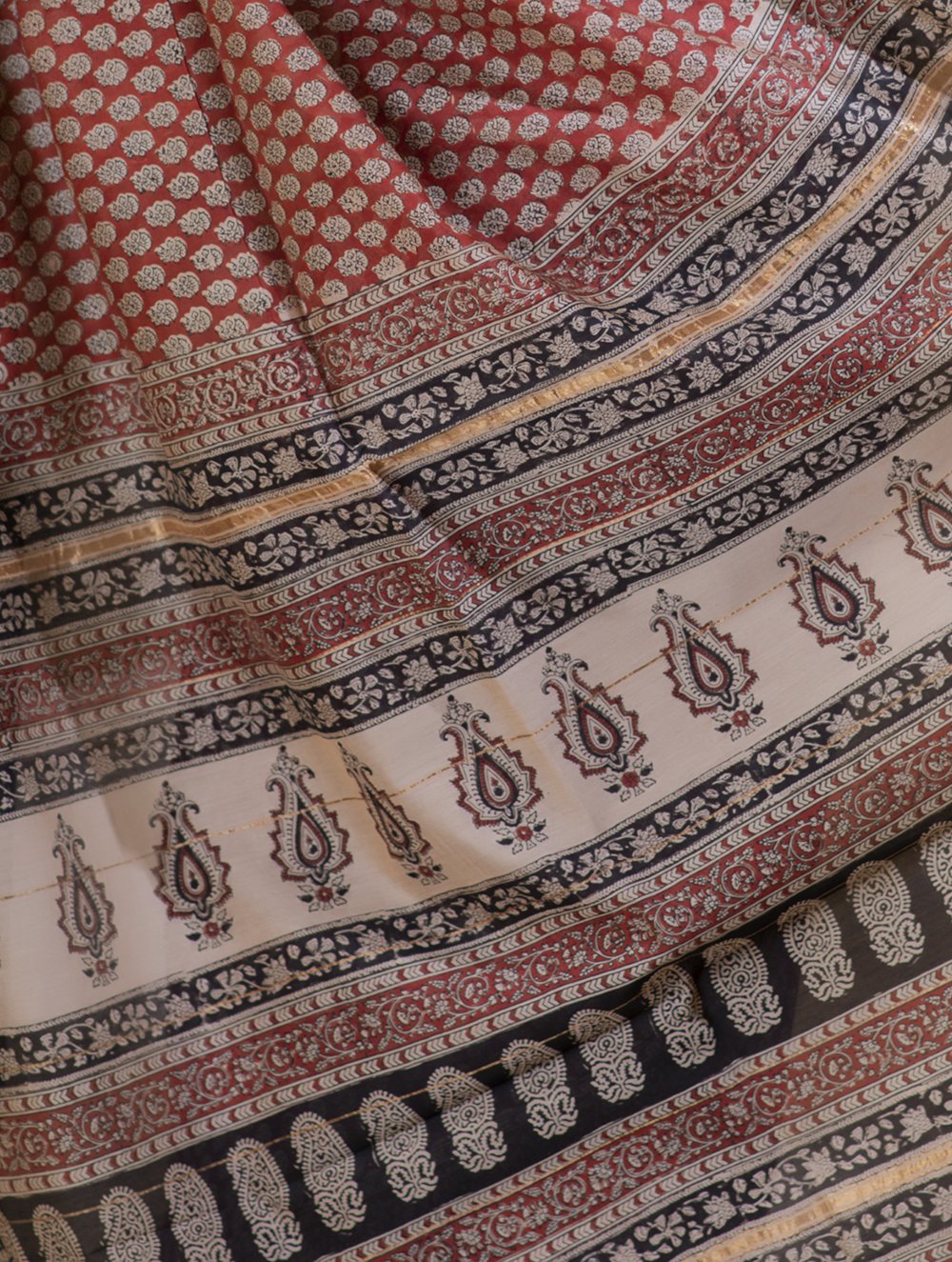 Load image into Gallery viewer, Bagru Block Printed Chanderi Saree - Floral Buds (With Blouse Piece)