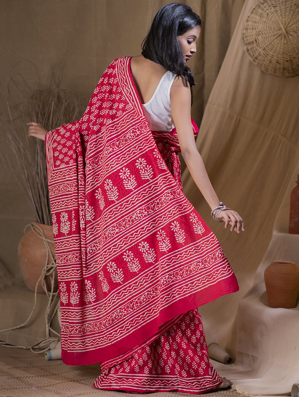 Load image into Gallery viewer, Bagru Block Printed Mul Cotton Saree - Deep Coral &amp; White