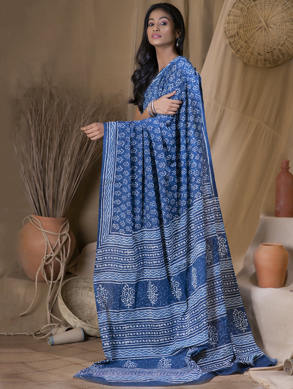 Buy Balika bodhu Solid/Plain Handloom Pure Cotton Blue, White Sarees Online  @ Best Price In India | Flipkart.com
