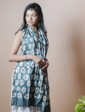Load image into Gallery viewer, Bandhini Tussar Silk Stole