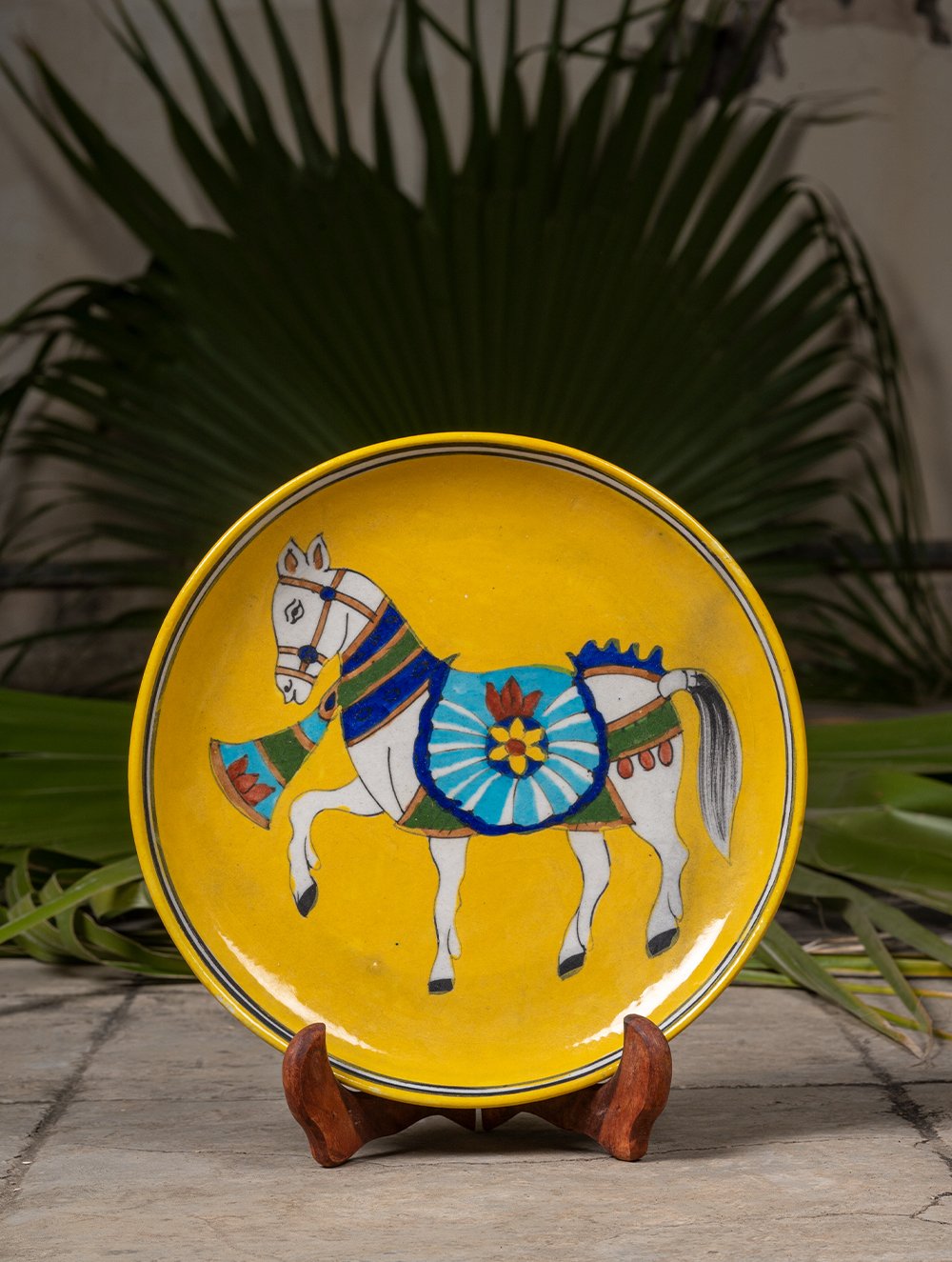 Load image into Gallery viewer, Blue Pottery Decorative Plate in Wooden Box - Horse (Yellow; 10&quot;)