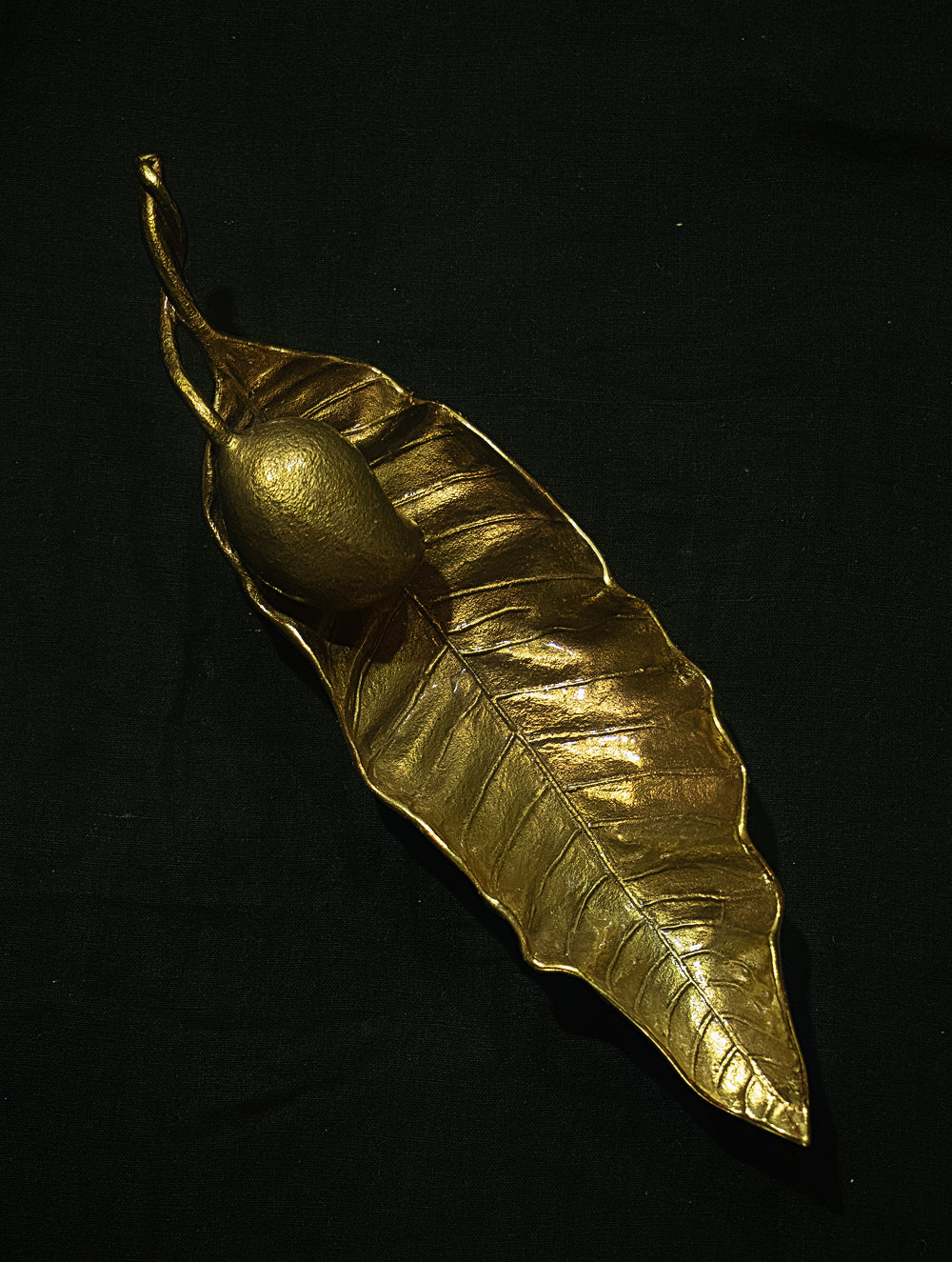 Load image into Gallery viewer, Brass Mango Leaf Curio 