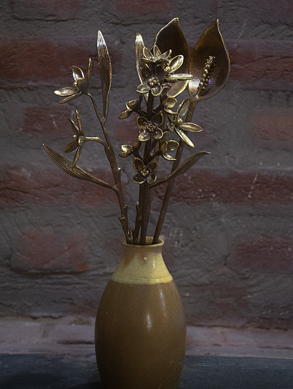 Load image into Gallery viewer, Brass Flower Bunch Curio - Set of 4 Stems - The India Craft House 