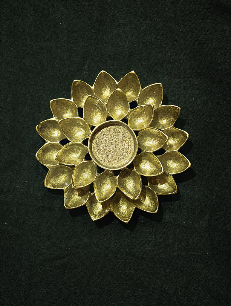 Brass Lotus Tealight Holder (Small) - The India Craft House 