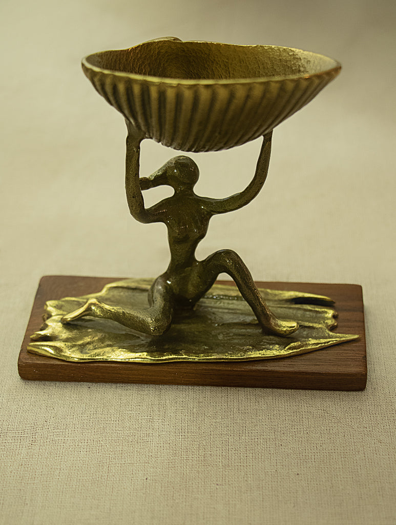 Brass Sculpture - Lady Holding Seashell - The India Craft House 