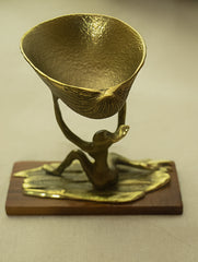 Brass Sculpture - Lady Holding Seashell - The India Craft House 