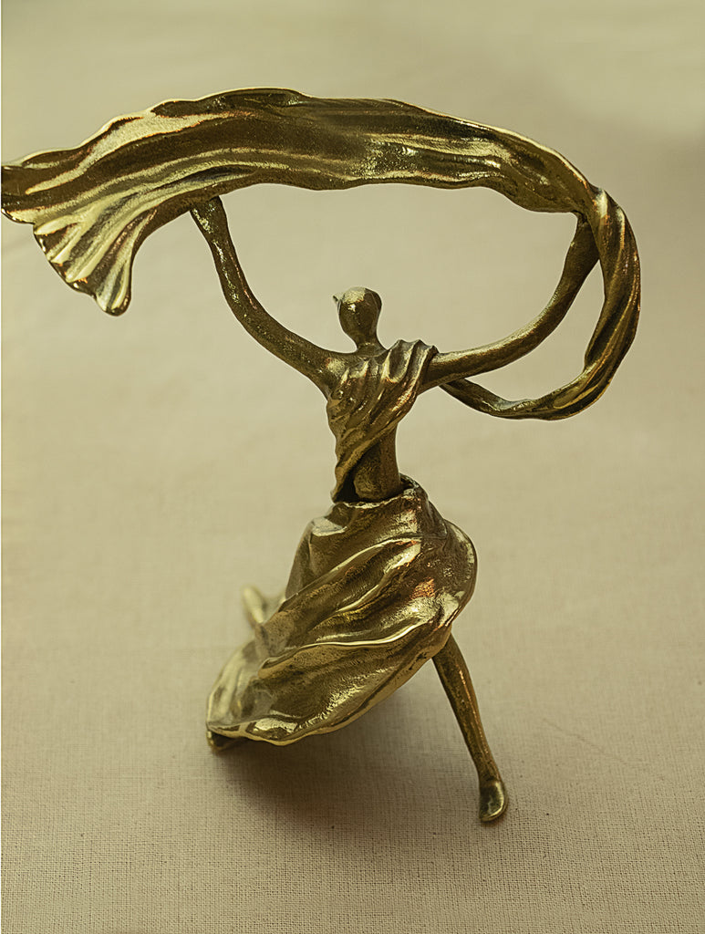 Brass Sculpture - Swirling Lady - The India Craft House 