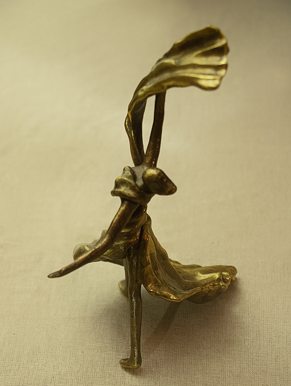 Brass Sculpture - Swirling Lady - The India Craft House 