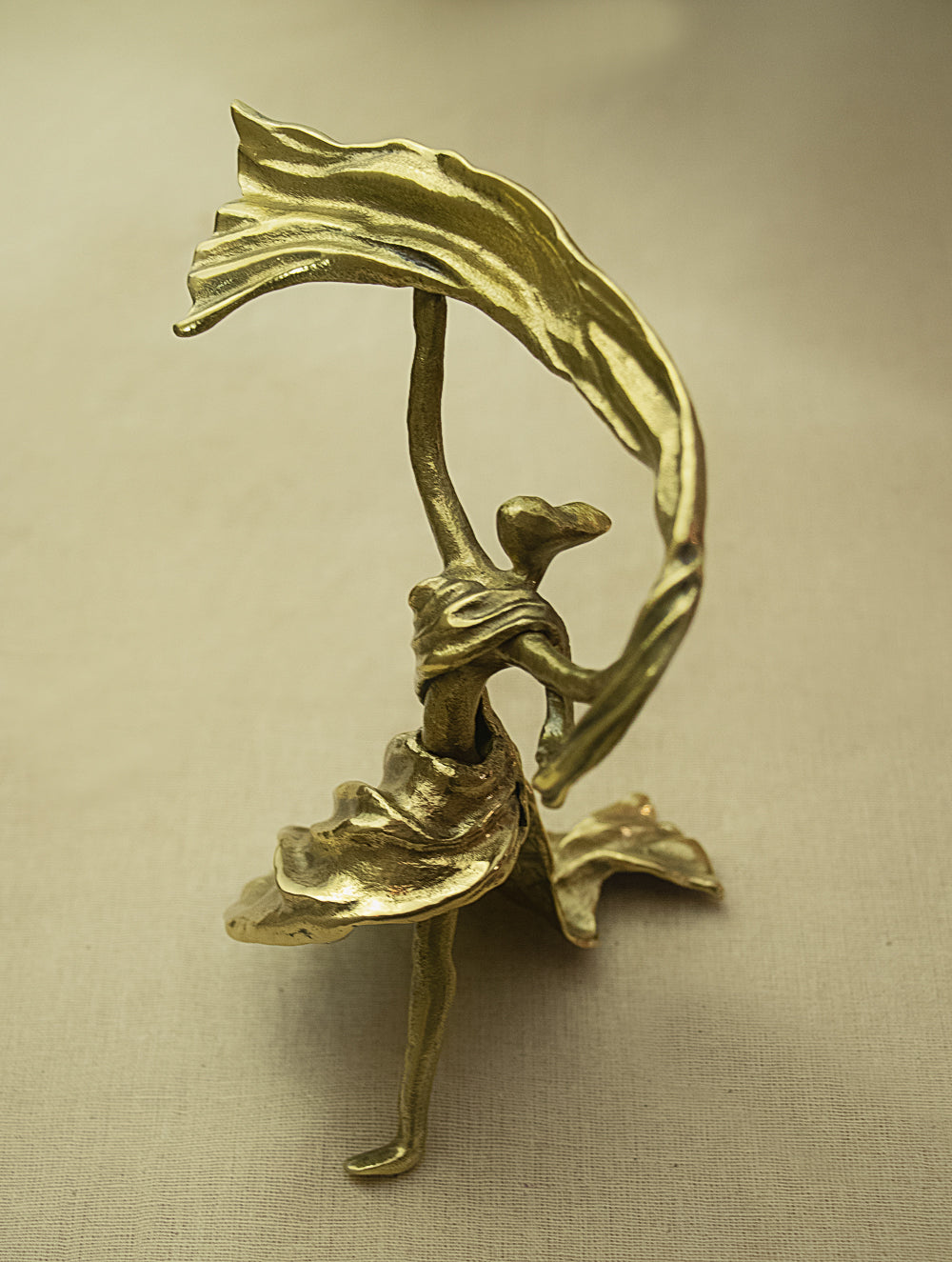 Brass Sculpture - Swirling Lady - The India Craft House 