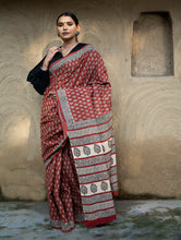 Load image into Gallery viewer, Classic Appeal. Bagru Hand Block Printed Mul Cotton Saree - Vibrant Flora
