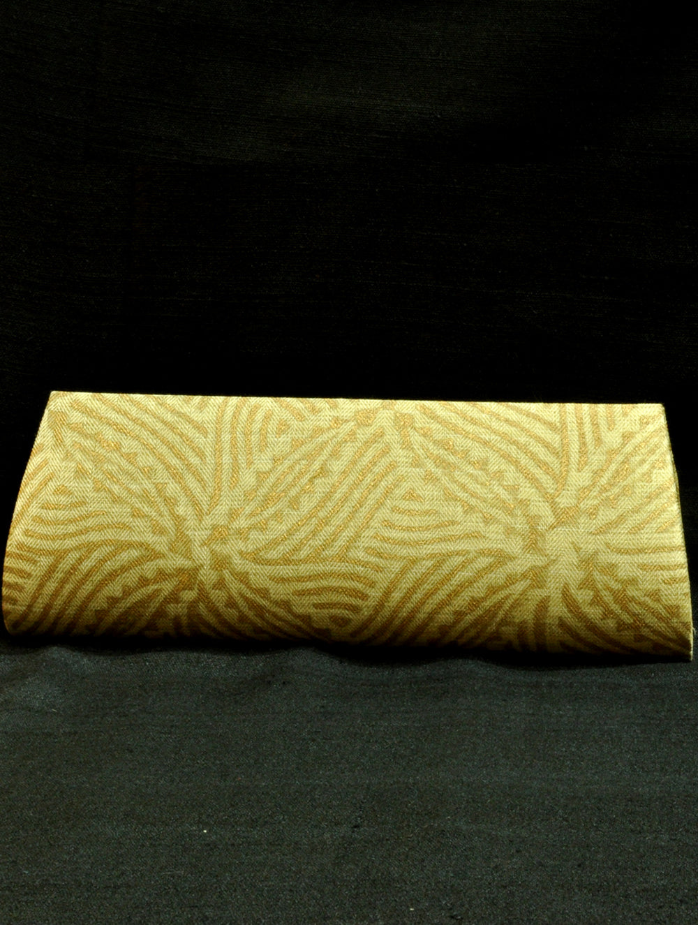 Load image into Gallery viewer, Clutch Bag, Leaf Design, Beige &amp; Gold - The India Craft House 
