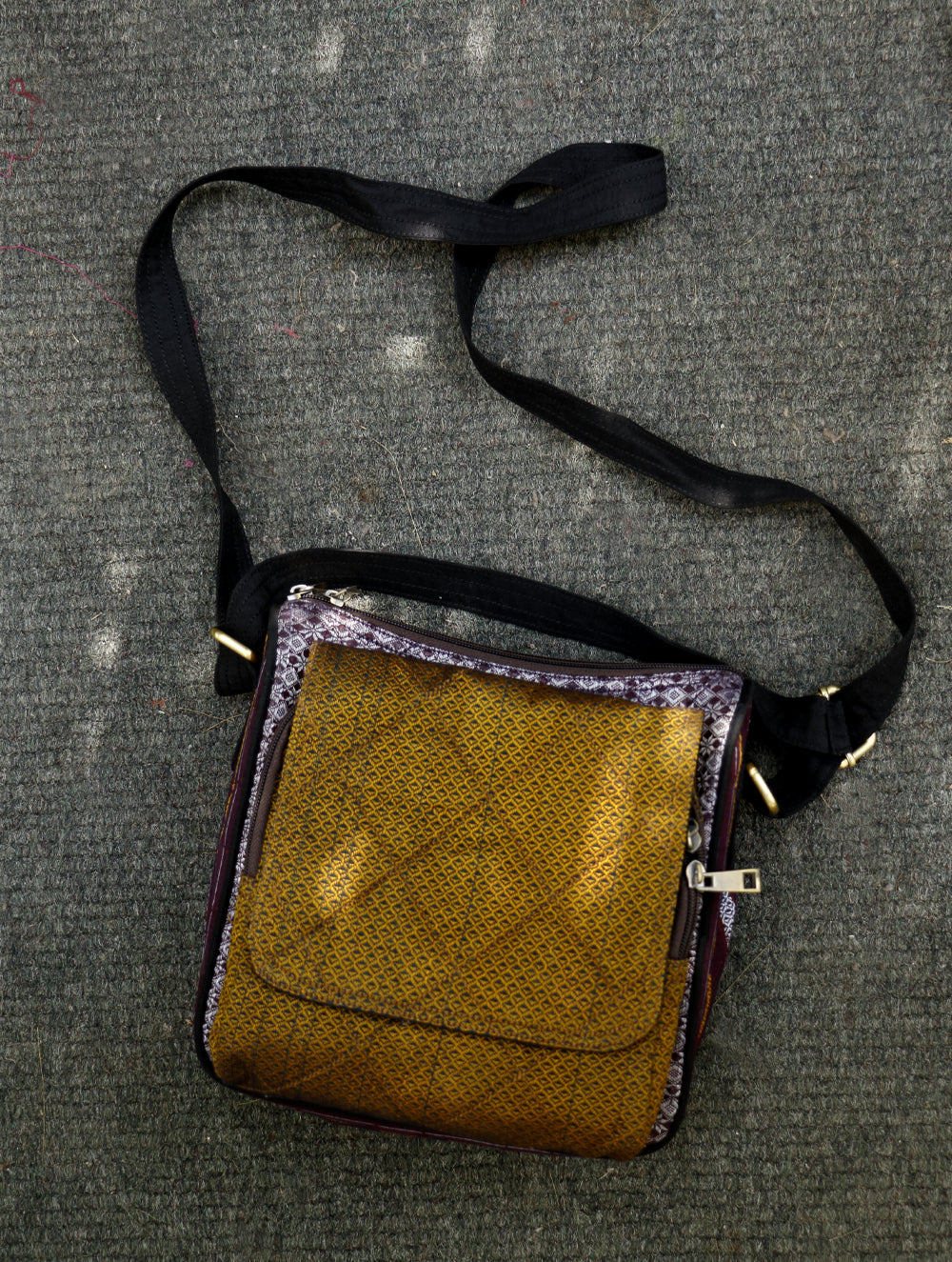 Load image into Gallery viewer, Cross Body Travel Bag - Khand (Small). - The India Craft House 
