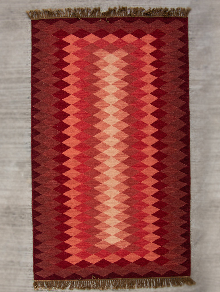 Handwoven Kilim Rug (8 x 5 ft) - Zigzags - The India Craft House 