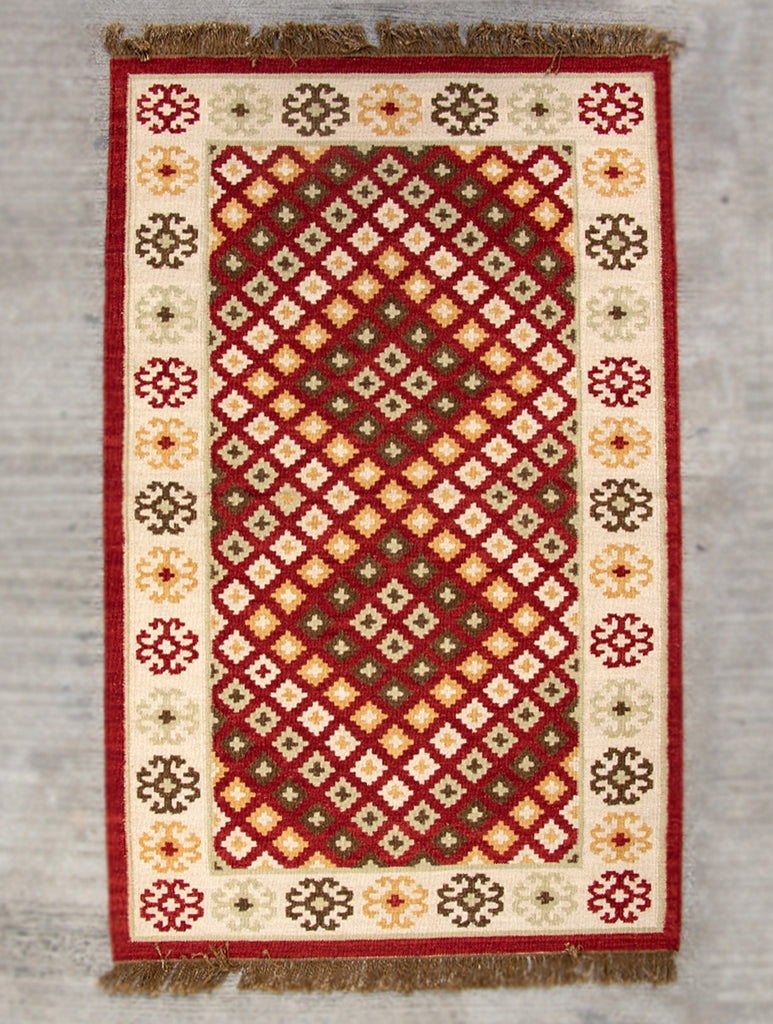 Exclusive Handwoven Kilim Rug (6 x 4 ft) - The India Craft House 
