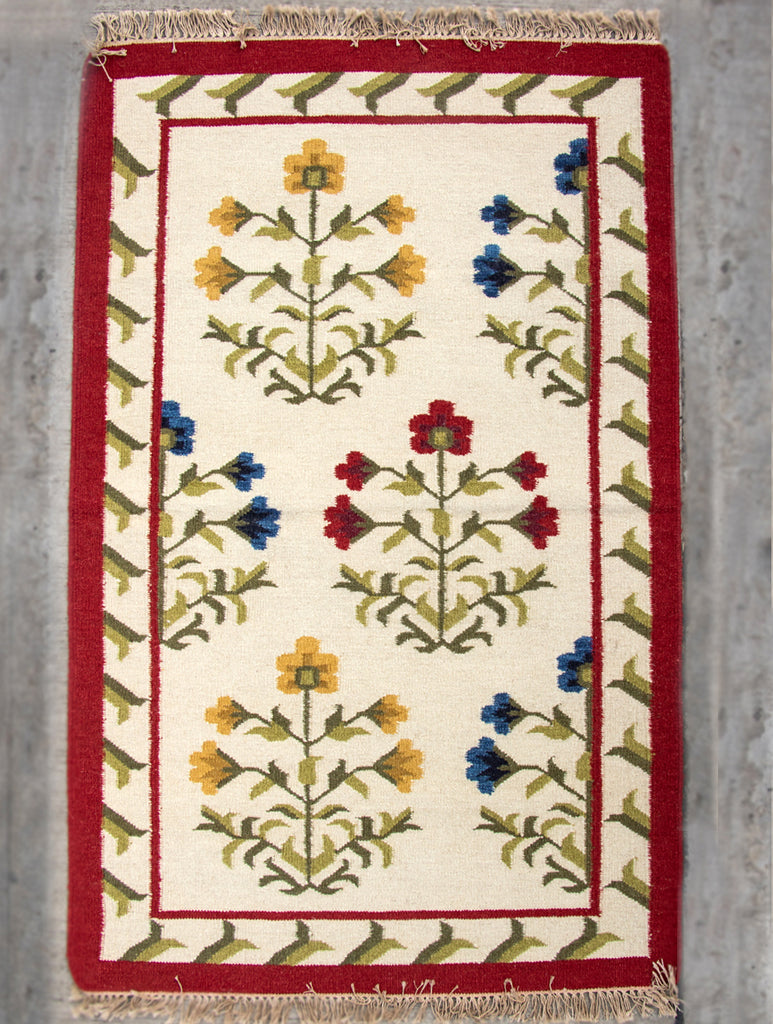 Handwoven Kilim Rug (6 x 4 ft) - Floral - The India Craft House 