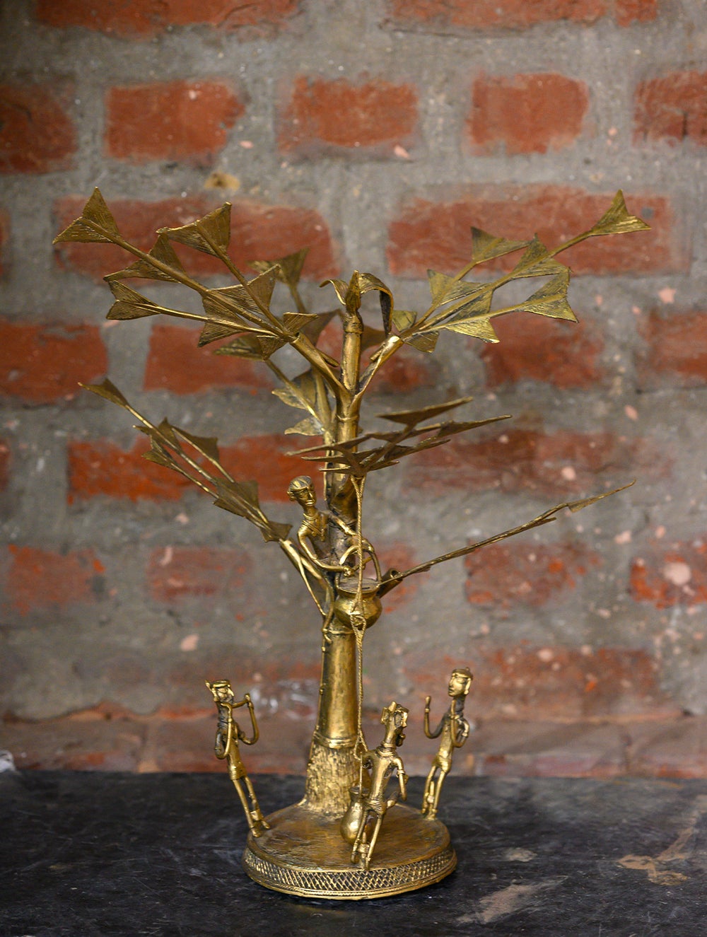 Load image into Gallery viewer, Dhokra Craft Curio - Tree &amp; Workers