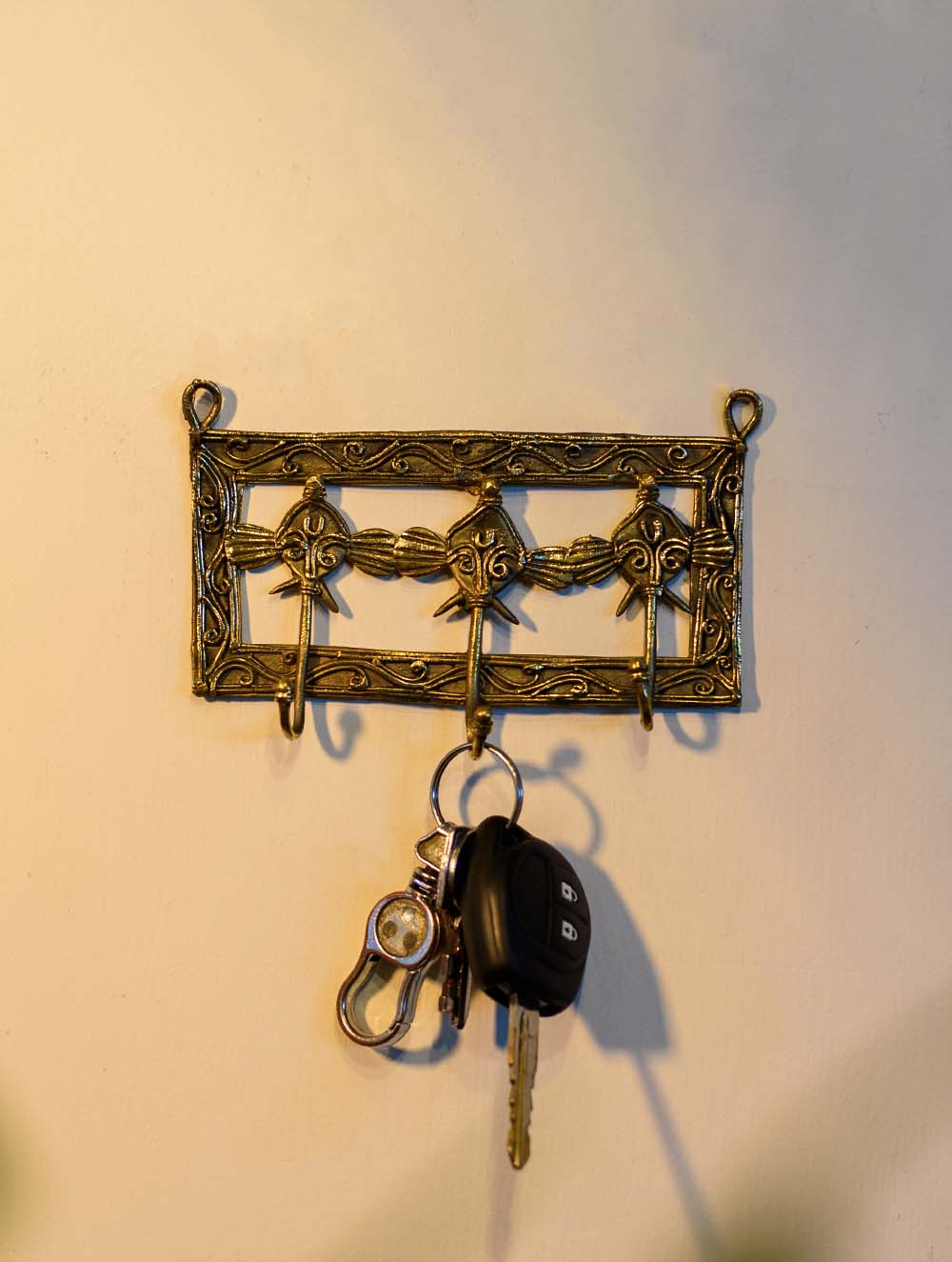 Load image into Gallery viewer, Dhokra Craft Wall Piece - Key Holder, Ganesha