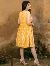 Load image into Gallery viewer, Earth - Dabu Block Printed Short Dress, Sunny Florals