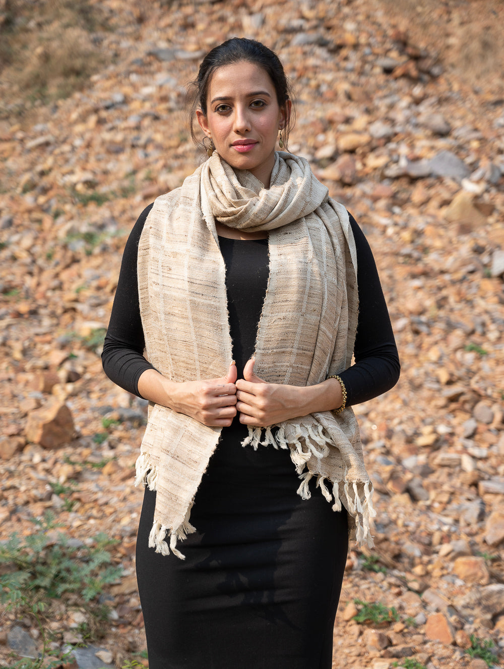 Load image into Gallery viewer, Elegant Warmth. Handwoven Wool Shawl - Checks