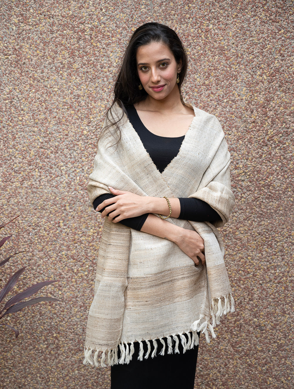 Load image into Gallery viewer, Elegant Warmth. Handwoven Wool Stole - Beige