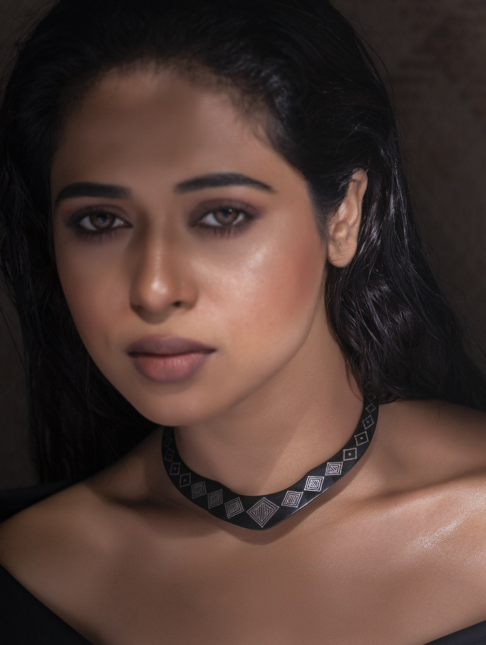 Load image into Gallery viewer, Exclusive Bidri Craft Choker With Pure Silver Inlay - Diamond Patterns