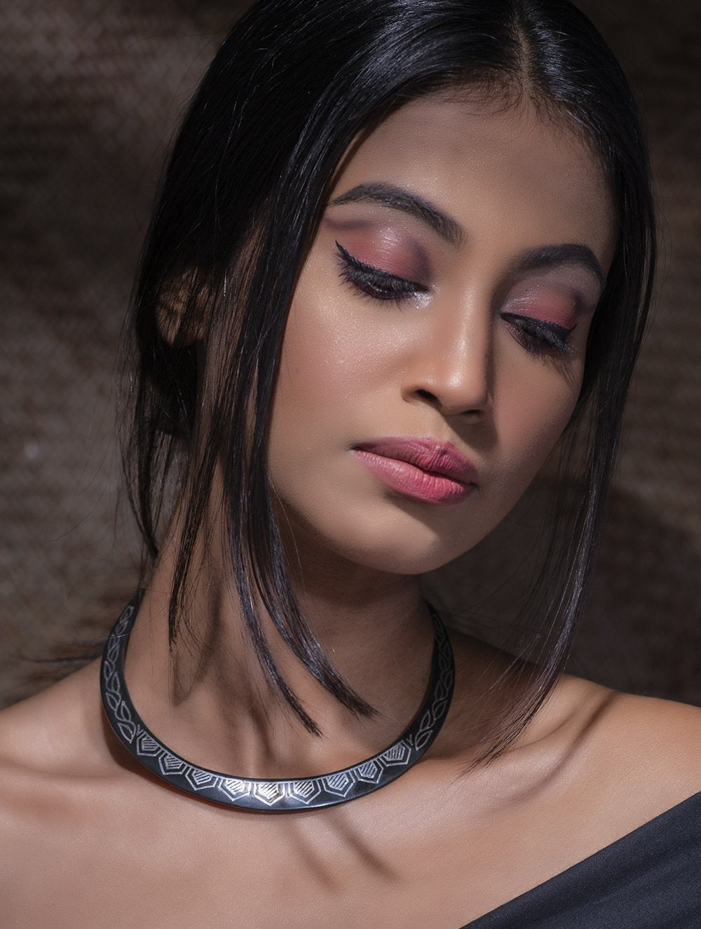 Load image into Gallery viewer, Exclusive Bidri Craft Choker With Pure Silver Inlay - Royal Charm