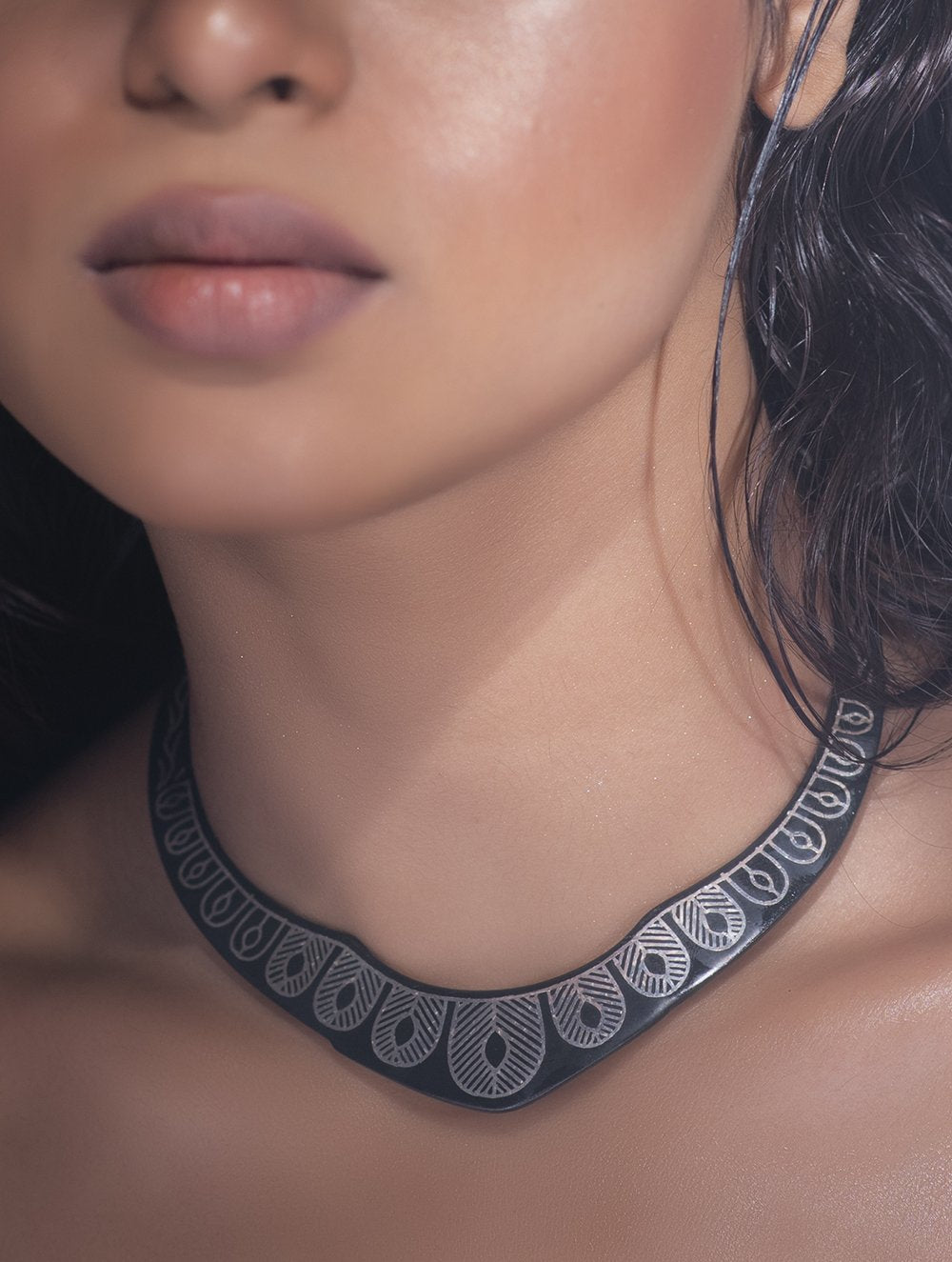 Load image into Gallery viewer, Exclusive Bidri Craft Choker With Pure Silver Inlay - Slim Drops