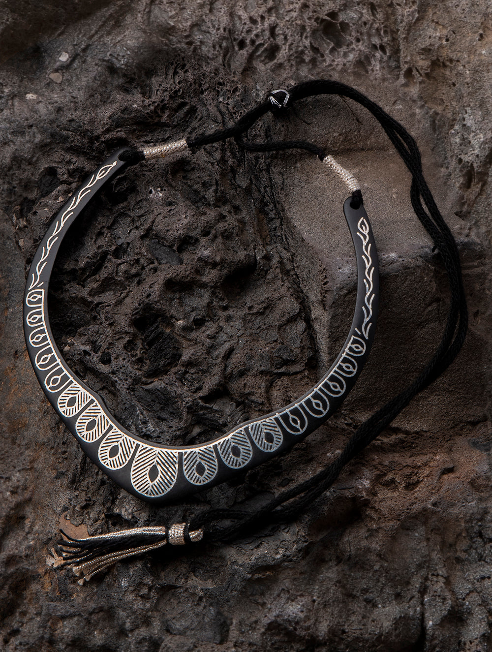 Load image into Gallery viewer, Exclusive Bidri Craft Choker With Pure Silver Inlay - Slim Drops