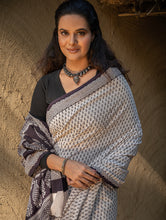 Load image into Gallery viewer, Exclusive Bagh Hand Block Printed Cotton Saree - Black Buds