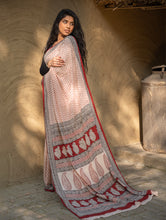 Load image into Gallery viewer, Exclusive Bagh Hand Block Printed Cotton Saree - Floret Buds