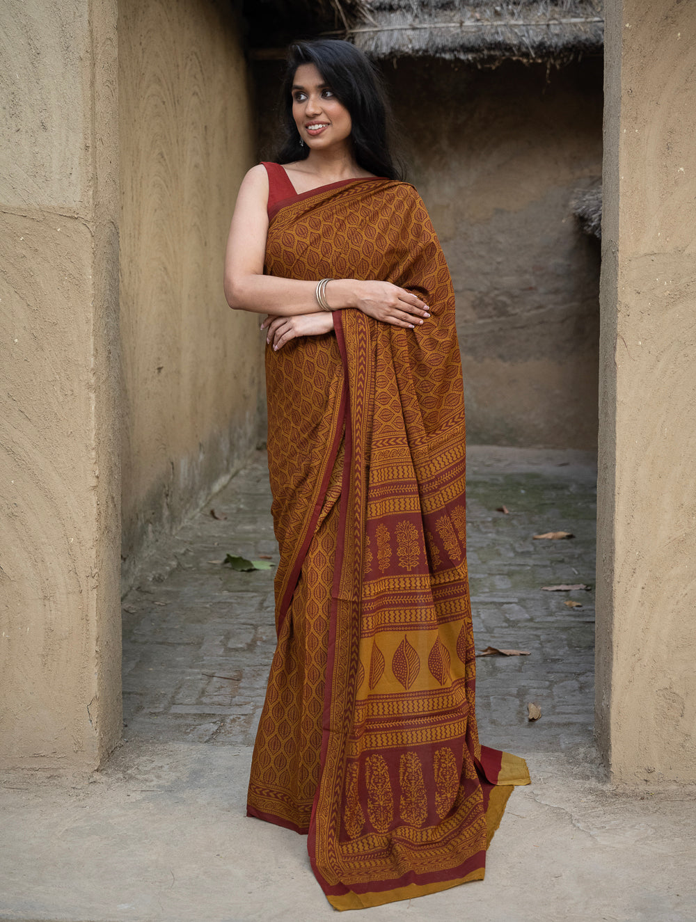 Load image into Gallery viewer, Exclusive Bagh Hand Block Printed Cotton Saree - Ornate Leaf