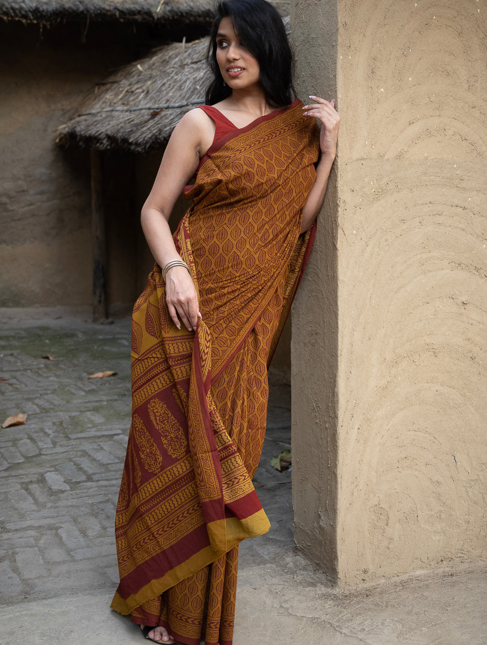 Load image into Gallery viewer, Exclusive Bagh Hand Block Printed Cotton Saree - Ornate Leaf