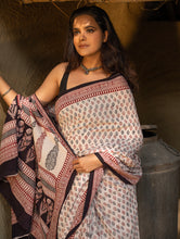 Load image into Gallery viewer, Exclusive Bagh Hand Block Printed Cotton Saree -  Florets