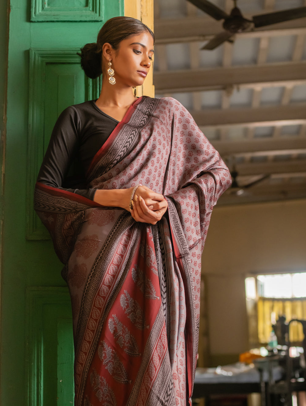 Load image into Gallery viewer, Exclusive Bagh Hand Block Printed Modal Silk Saree - Grey Flora